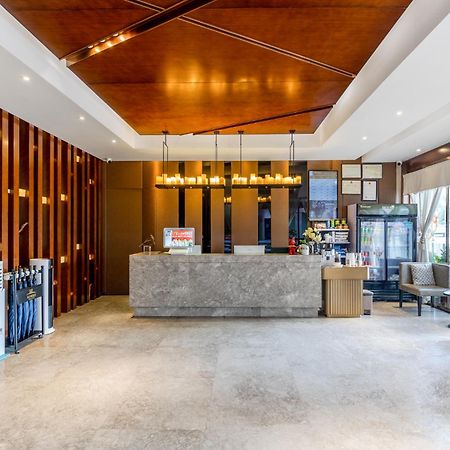 Milton Hotel 선전 시 외부 사진