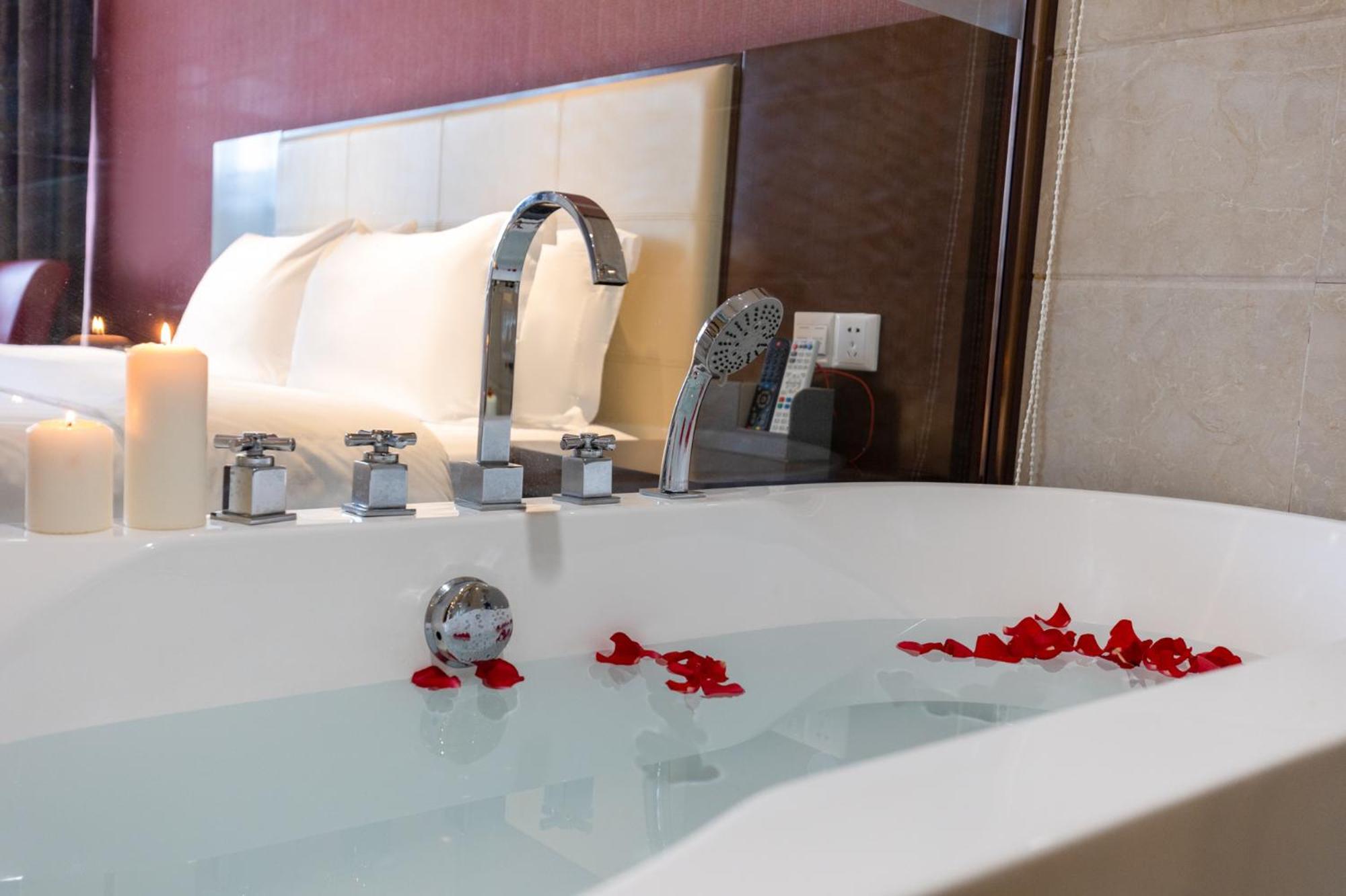 Milton Hotel 선전 시 외부 사진