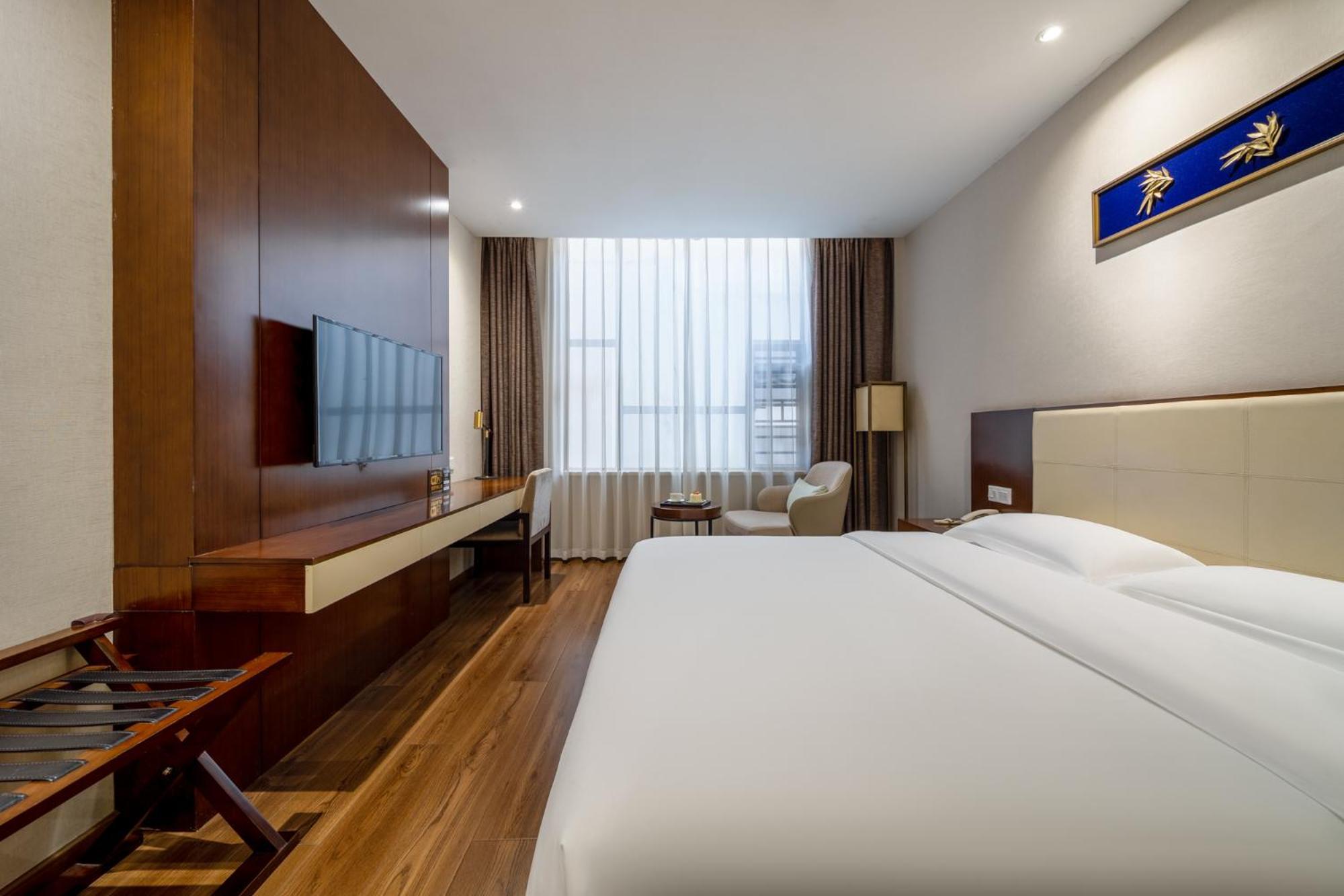 Milton Hotel 선전 시 외부 사진